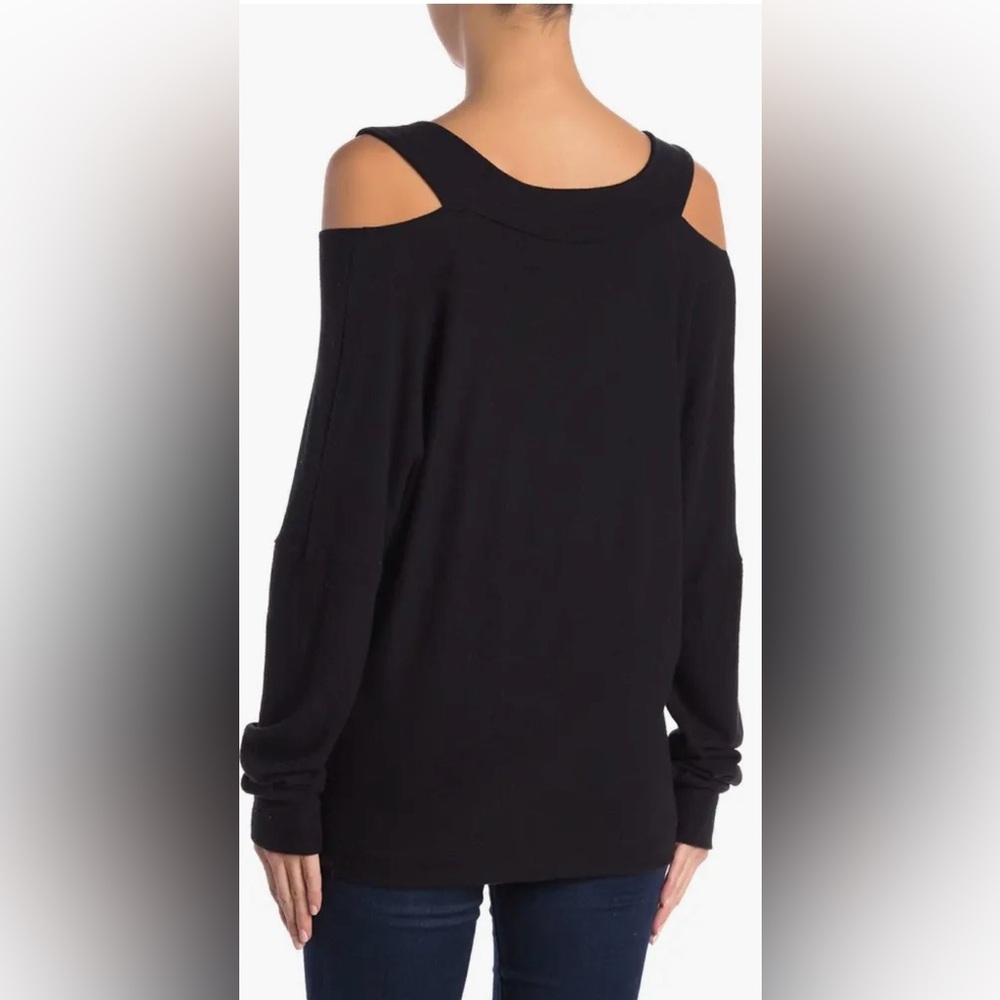 GO COUTURE V-Neck Cold Shoulder Shoulder Hacci Knit Sweater, Black, S, NWOT - Picture 2 of 3
